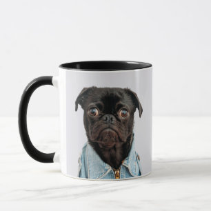 Taza El perro negro del barro amasado añade el texto