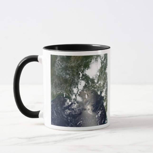 Taza El petróleo se extiende por el noreste (Izquierda)