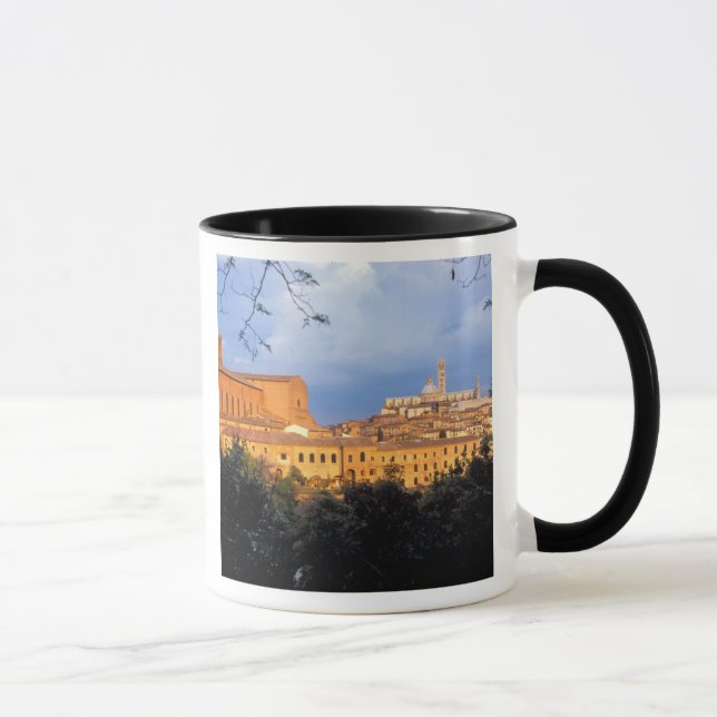 Taza El pueblo toscano de Siena, Italia. (Derecha)