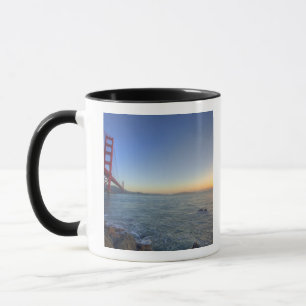 Taza El puente Golden Gate al amanecer desde Fort