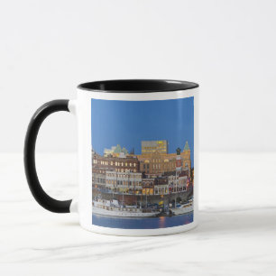 Taza El puerto interior en Victoria Columbia Británica