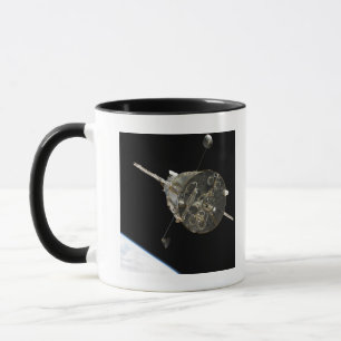 Taza El telescopio espacial de Hubble en órbita sobre