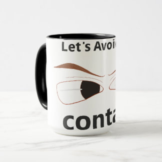Taza el texto dice que evite el contacto visual con un