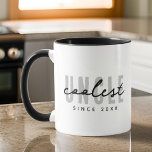 Taza El tío más frío Modern Elegant Simple Día del Padr<br><div class="desc">Este diseño sencillo y moderno se compone de una tipografía de san serif.</div>