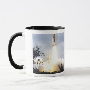 Taza El transbordador espacial Atlantis despega 4