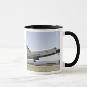 Taza El transbordador espacial Atlantis se prepara para