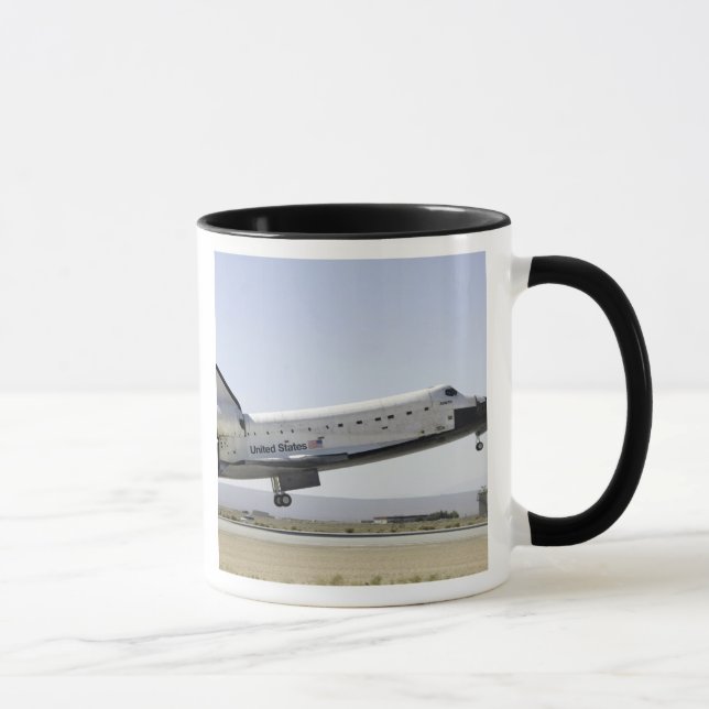 Taza El transbordador espacial Atlantis se prepara para (Derecha)
