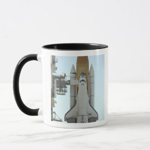 Taza El transbordador espacial Atlantis se sienta en la