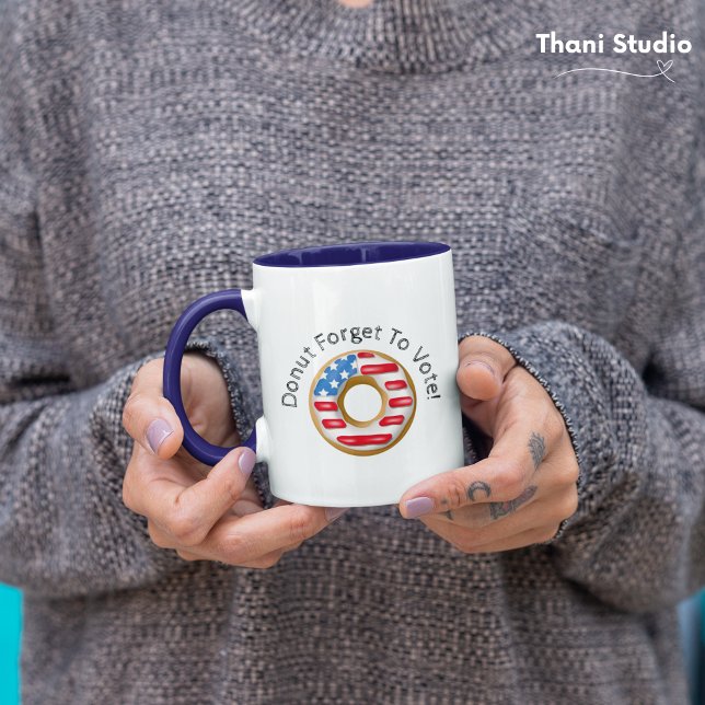 Taza Elecciones divertidas que no olvidan votar ligero (Subido por el creador)