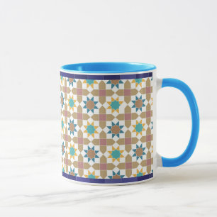 Taza elegante con patrón geométrico beige, verde y