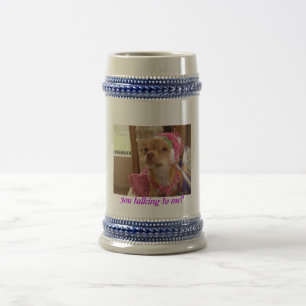 taza elegante de la chihuahua que habla