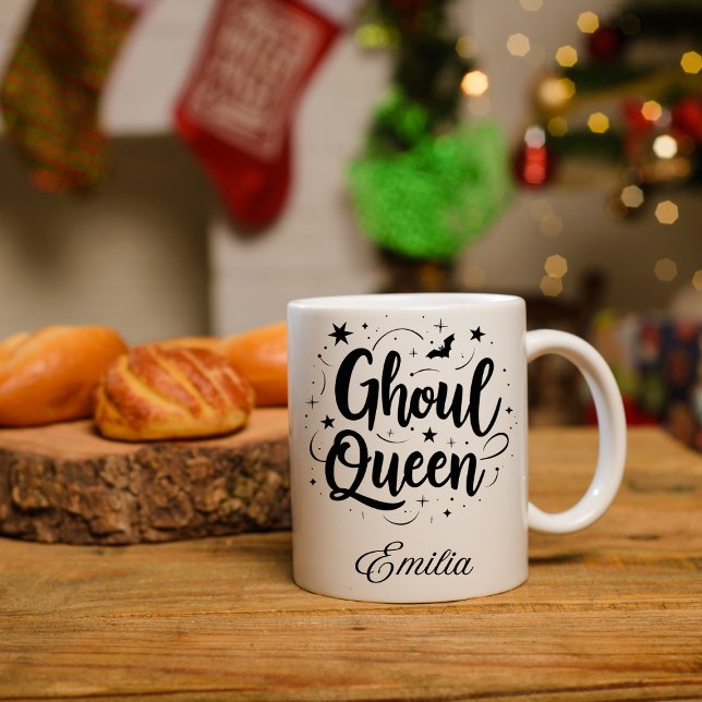 Taza Elegante Ghoul Reina Nombre Halloween Blanco y Neg (Subido por el creador)