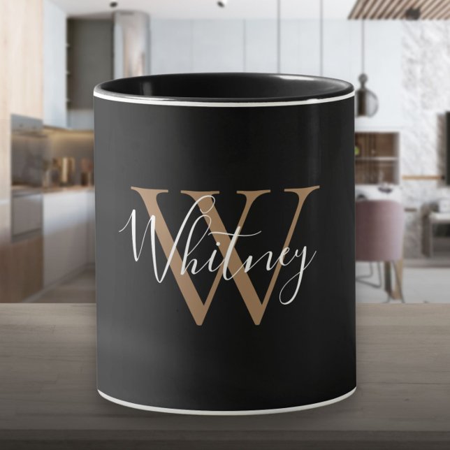 Taza Elegante Monograma de Nombre con Letra Negra y Dor (Elegant Black Gold Script Name Monogram Mug)