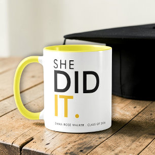 Taza Ella Lo Hizo Regalo de Graduación Amarillo Negro