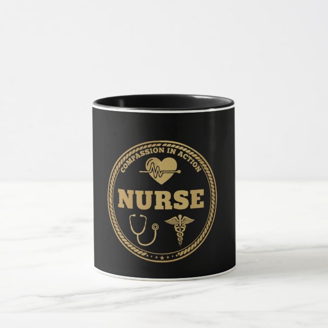 Taza Emblema de Enfermera Profesional | Compasión en Ac (Centro)