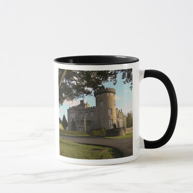 Taza En Irlanda, la entrada lateral del Castillo de Dro (Derecha)