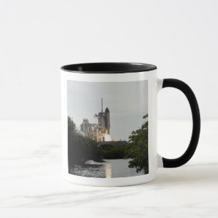 Taza Endeavor del transbordador espacial se desconecta