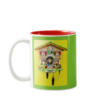 Taza enrrollada del reloj de cuco para animarle