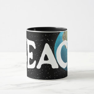 Taza "Enseñar la paz" Texto y planeta Tierra