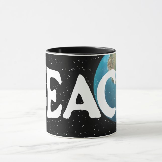 Taza "Enseñar la paz" Texto y planeta Tierra (Centro)