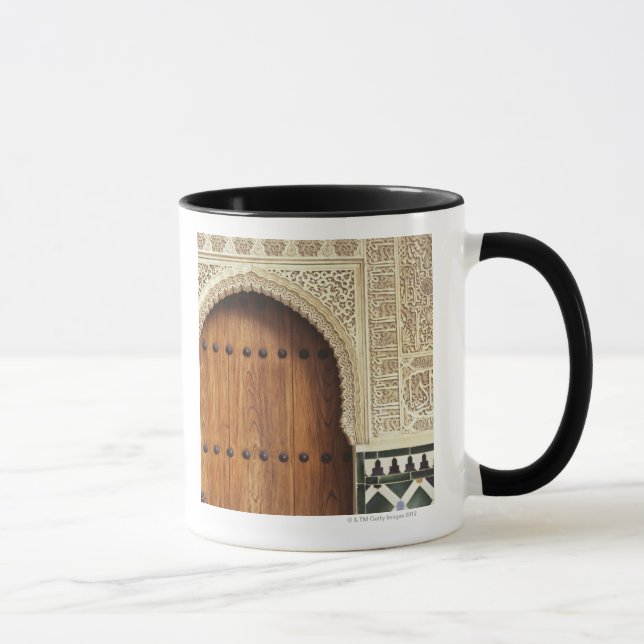 Taza Entrada en el palacio de Alhambra en Granada, (Derecha)