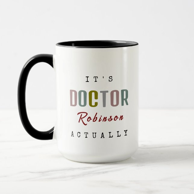 Taza Es MÉDICO [Nombre personalizado] En realidad es en (Izquierda)