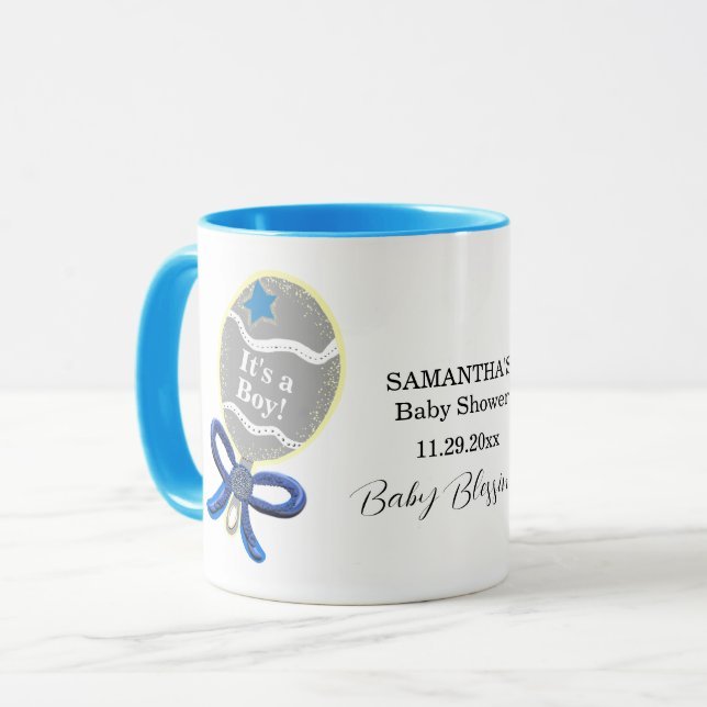 Taza Es un chico que se llama Baby Shower Blue Rattle M (Anverso izquierdo)