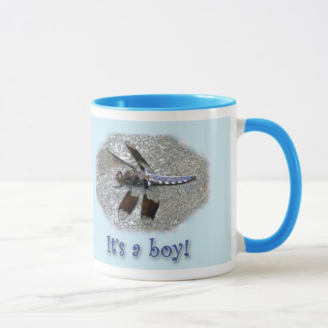 Taza ¡Es un chico! Recién nacido Mug (Derecha)