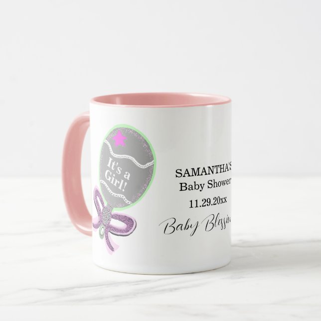 Taza Es un nombre de Baby Shower de rosado Chica Rattle (Anverso izquierdo)