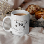 Taza Escándalo moderno negro elegante Navidad de guione<br><div class="desc">Negro moderno,  elegante,  rústico color de agua beige natural escandinavo contemporáneo color mudo beige,  foto en blanco y negro tarjeta de Navidades de vacaciones.</div>