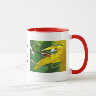 Taza escarabajo rojo en girasol