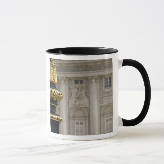 Taza España, Madrid. Palacio Real, lámpara dorada ornam (Derecha)