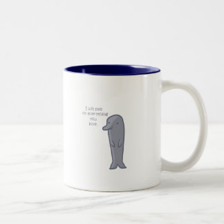 Taza espeluznante del delfín