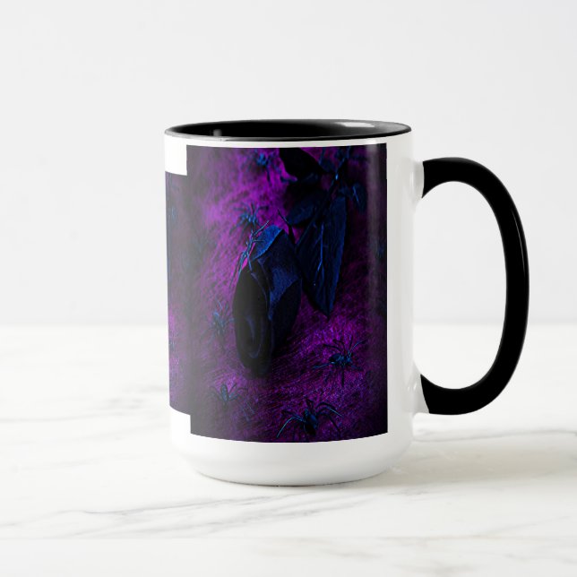 Taza Espeluznante Rosa de material negro, arañas negras (Derecha)