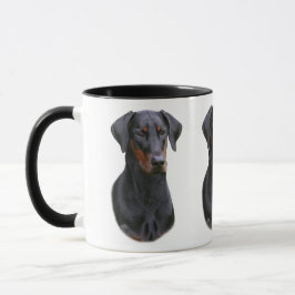 Taza espigada natural del pinscher del Doberman