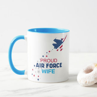 Taza Esposa personalizada de la Fuerza Aérea Orgullosa