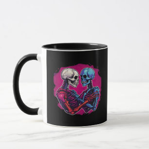 Taza Esqueleto tradicional americano sosteniendo tatuaj