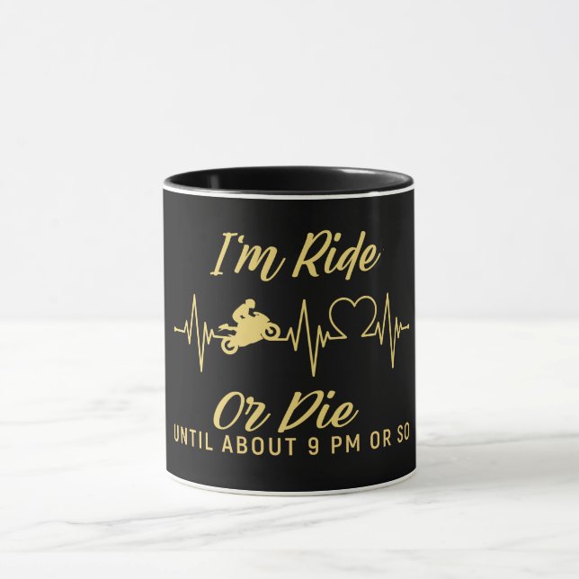 Taza Estoy viajando o muriendo en moto divertida (Centro)