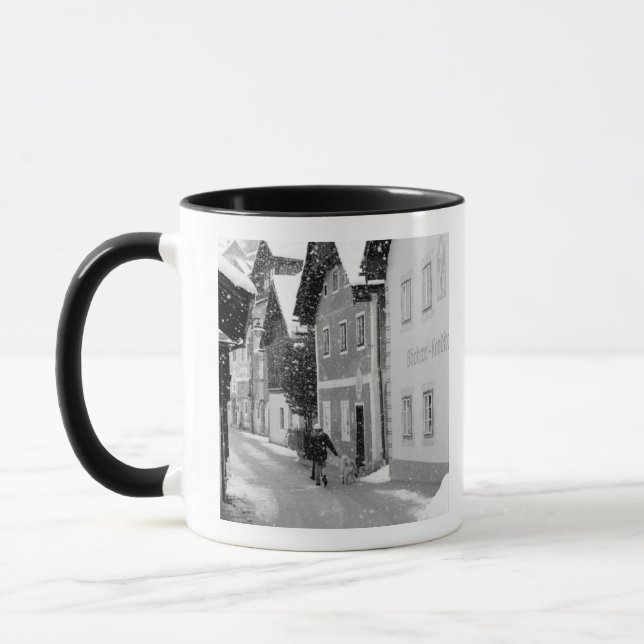 Taza Europa, Austria, Hallstat. Calle nevada (Izquierda)