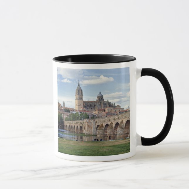 Taza Europa, España, Salamanca. El puente romano sobre (Derecha)
