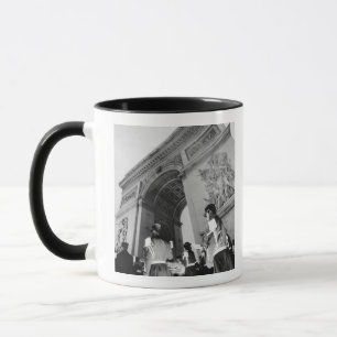 Taza Europa, Francia, París. Ceremonia militar en el