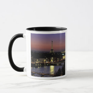 Taza Europa, Francia, París, Vista al atardecer de la T