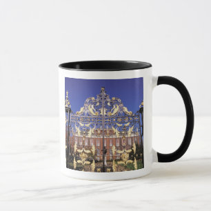 Taza Europa, Inglaterra, Londres. Puerta dorada en el e