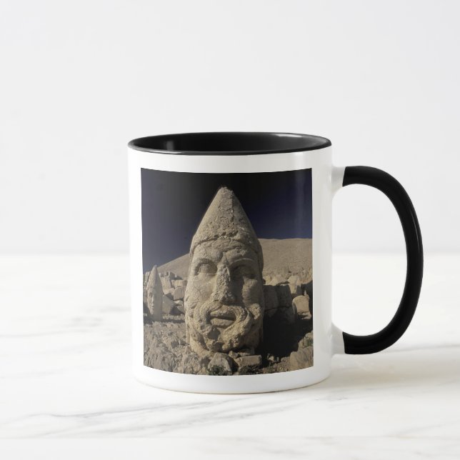 Taza Europa, Turquía, Kurdi. Nemrut Dagh. (Derecha)