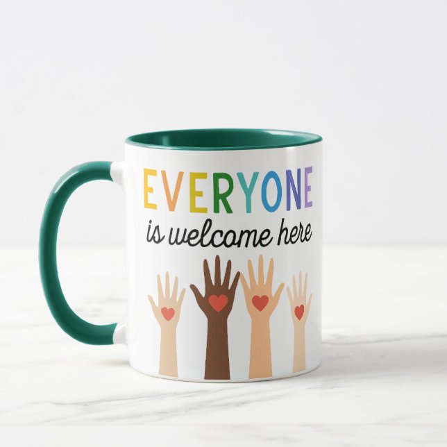 Taza Everyone Is Welcome Here  Diversity with Heart  (Izquierda)