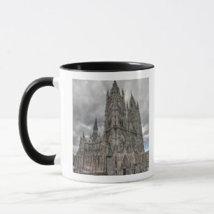 Taza Exterior de la Basílica en Quito, Ecuador