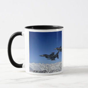 Taza Falcons que luchan del F-16 de la fuerza aérea de