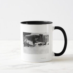 Taza Familia que viaja por el trineo del perro en