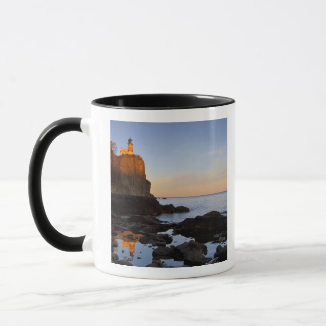 Taza Faro de Split Rock al atardecer cerca de Two (Izquierda)