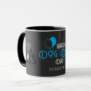 Taza Feliz Día de Papá Perro con globos azules y cachor